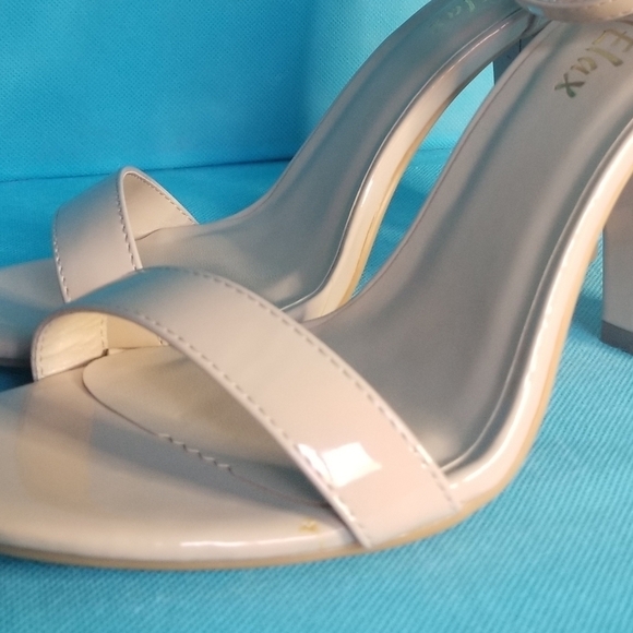 𝅺new Ankle Strap Block Heels - Picture 7 of 12